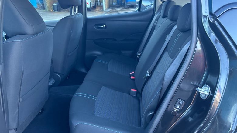 Nissan LEAF 110kW Acenta 39kWh 5dr Auto Electric Hatchback